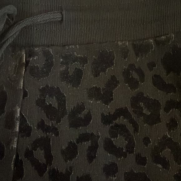 John John Black Burn-out Animal Print Jogging Shorts Size Small - Picture 13 of 15